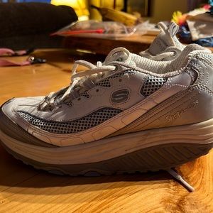 Sketchers shape ups.  Size 8